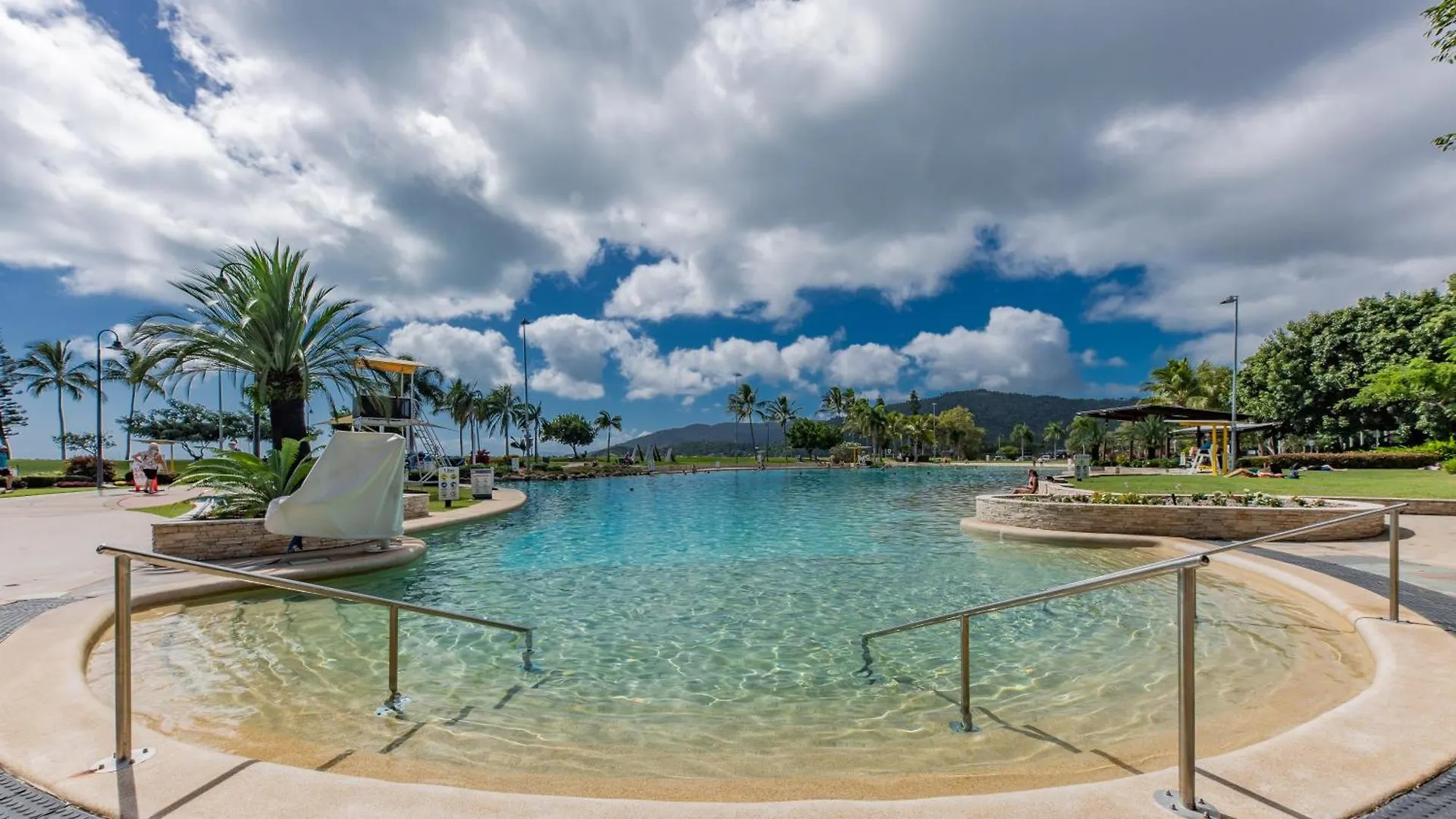 Spa Haven 17B Ocean View Airlie Beach 0*,  Australia