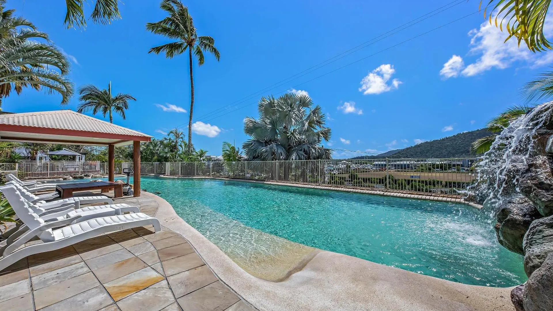 Apartment Spa Haven 17B Ocean View Airlie Beach